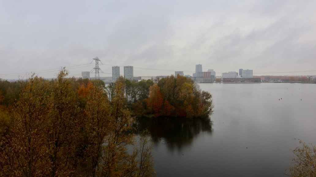 Het eiland Utopia, het Weerwater en de 'skyline' van Almere